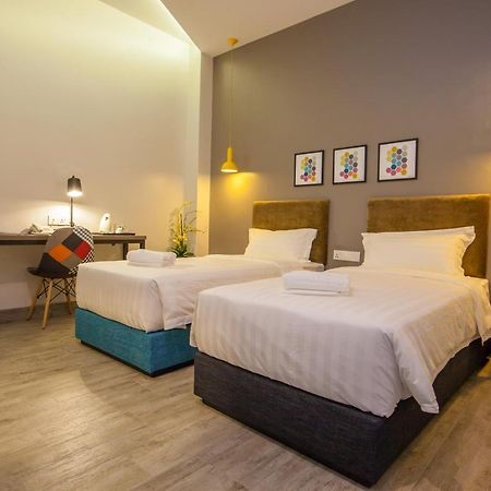 Bzz Hotel Skudai Eksteriør bilde