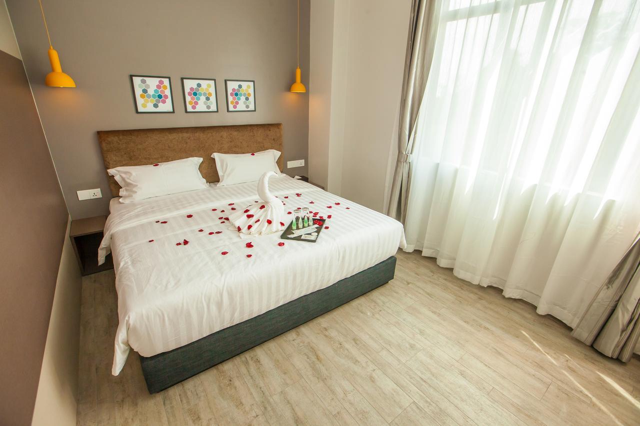 Bzz Hotel Skudai Eksteriør bilde