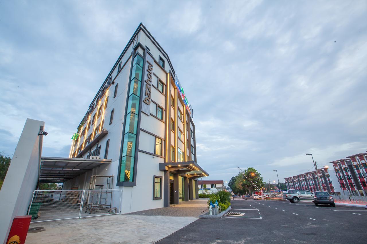 Bzz Hotel Skudai Eksteriør bilde