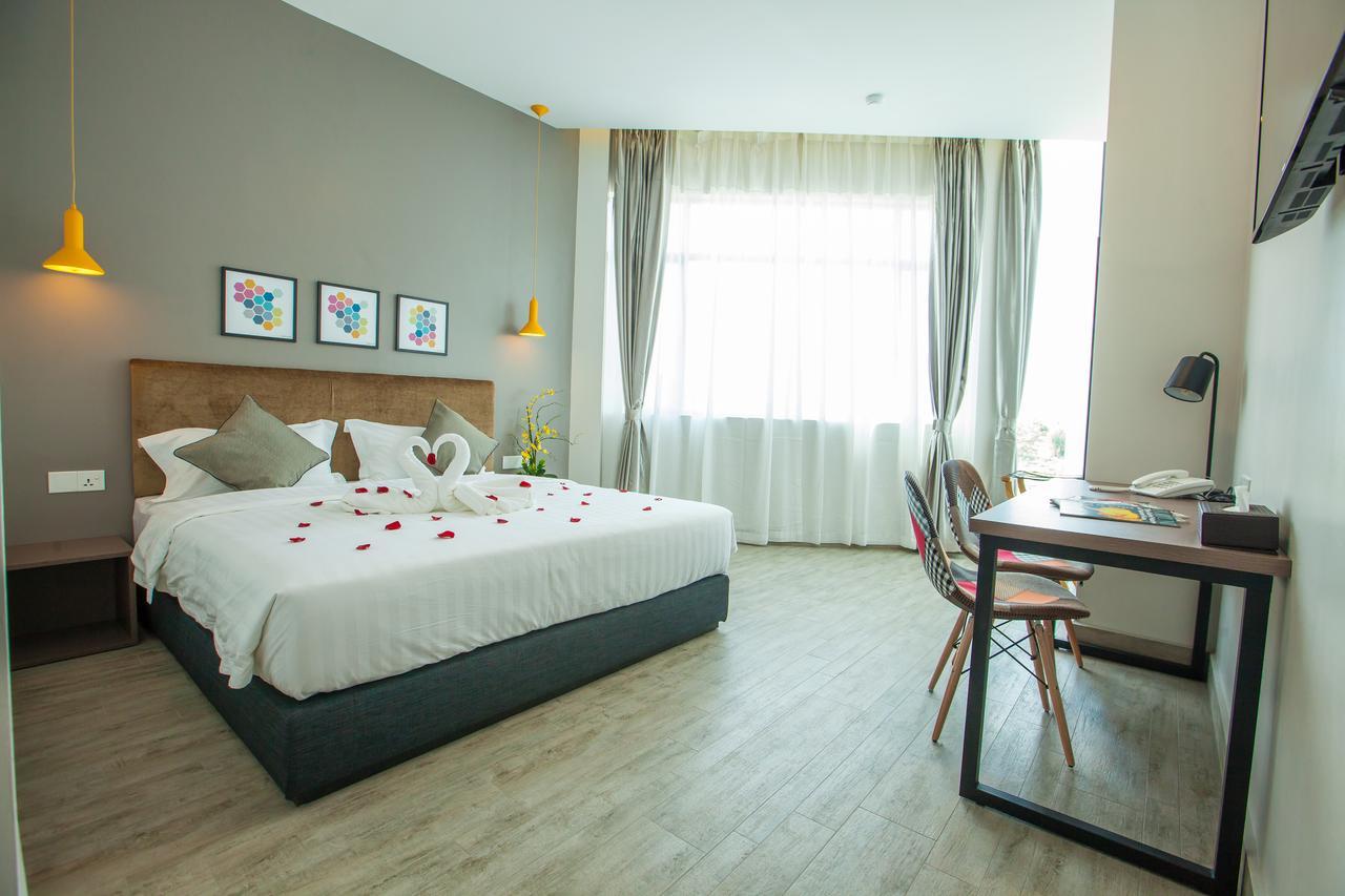 Bzz Hotel Skudai Eksteriør bilde