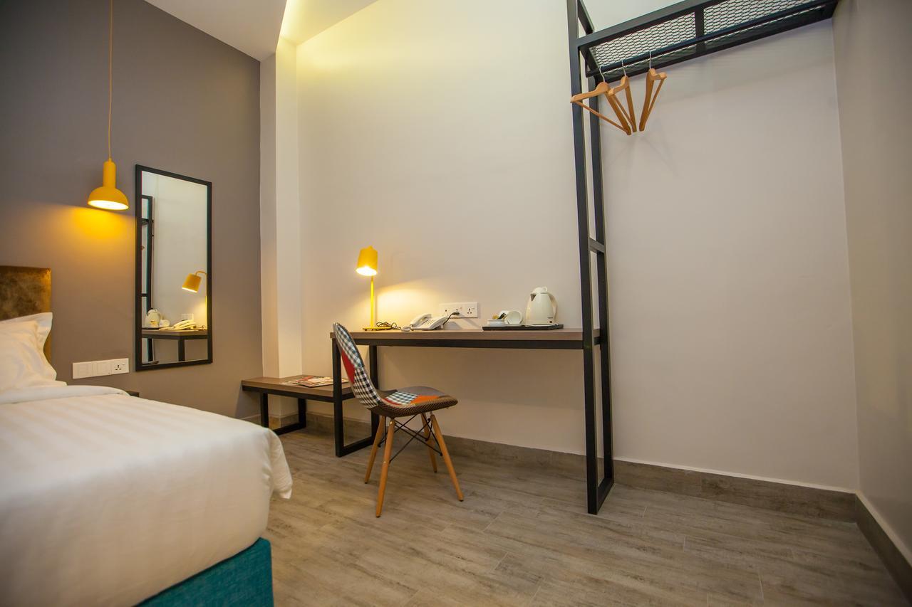 Bzz Hotel Skudai Eksteriør bilde
